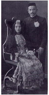 Татарская семья. Старинная фотография
